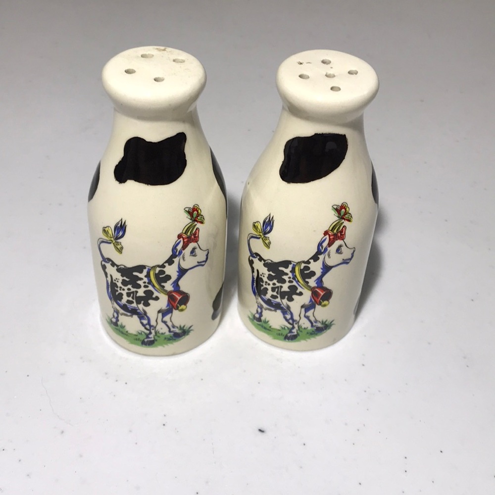 Cow Farmhouse Salt & Pepper Ceramic Shakers